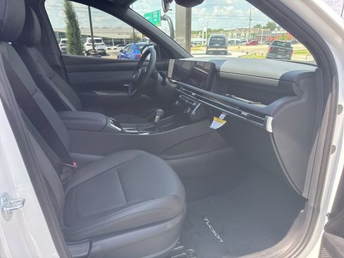 New 2025 Hyundai Tucson XRT image 13
