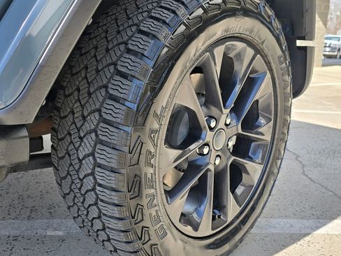 Used 2025 Jeep Wrangler Unlimited Sahara image 16