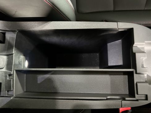 Used 2023 Chevrolet Equinox RS image 33