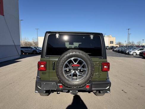 Used 2024 Jeep Wrangler Sport S image 5