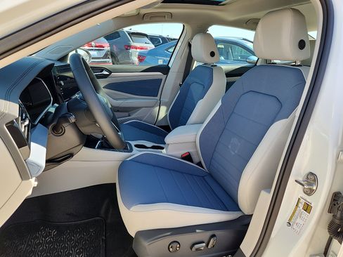 New 2026 Volkswagen Jetta SE FWD image 13