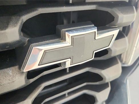 Used 2019 Chevrolet Silverado 1500 Custom w/ Custom Value Package AWD/4WD image 16