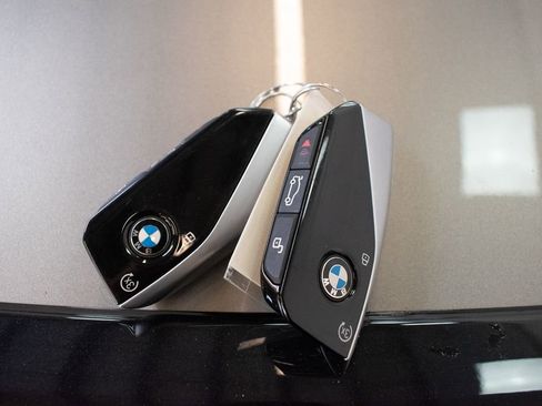 Certified 2023 BMW 760i xDrive w/ Executive Package image 28