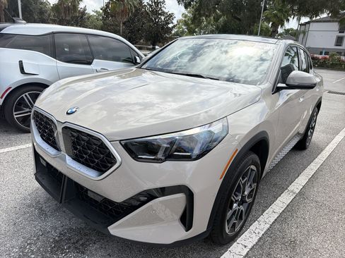 Used 2026 BMW X2 xDrive28i AWD/4WD image 4