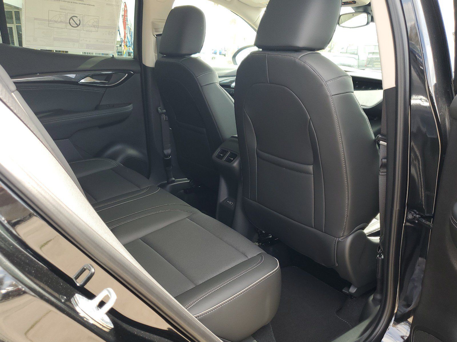Used 2023 Buick Envision Essence FWD image 11