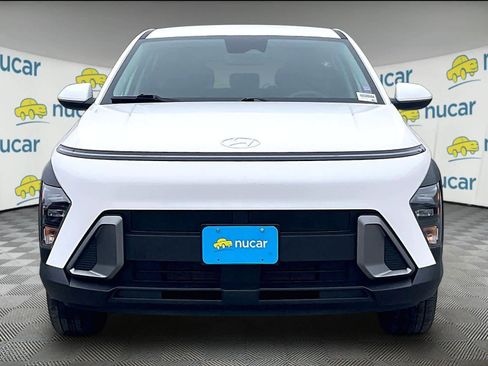 Used 2024 Hyundai Kona SE image 2