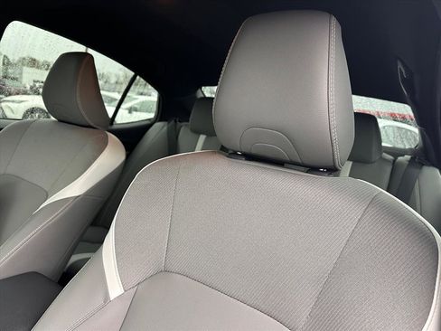 Used 2025 Toyota Camry SE image 16