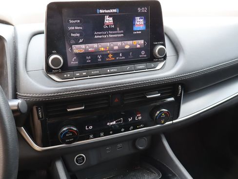 Used 2023 Nissan Rogue SV FWD image 6