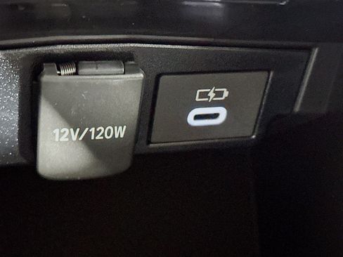 Used 2026 Toyota Corolla Cross L FWD image 25