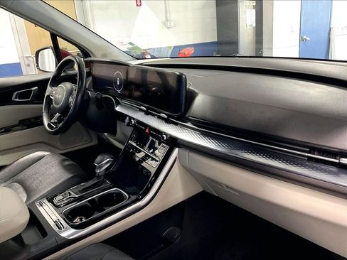 Used 2023 Kia Carnival SX Prestige FWD image 14