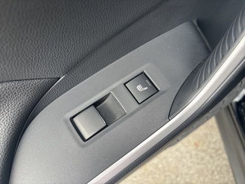 Used 2021 Toyota RAV4 SE w/ Weather & Moonroof Package image 20