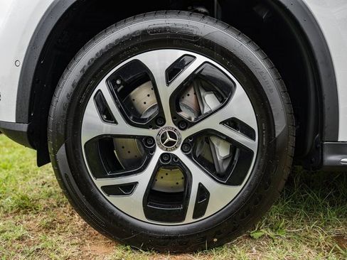 New 2025 Mercedes-Benz GLC 350e 4MATIC image 18