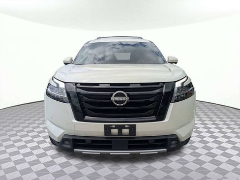Used 2023 Nissan Pathfinder SL w/ SL Premium Package AWD/4WD image 8