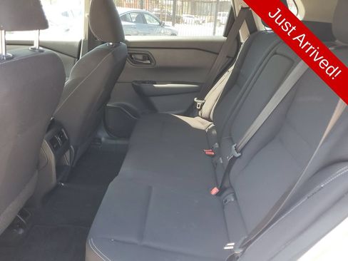 Used 2025 Nissan Rogue S AWD/4WD image 9