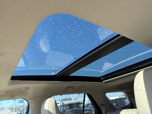 Used 2022 Ford Explorer Platinum w/ Equipment Group 601A image 14