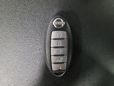 Used 2017 Nissan Pathfinder SL w/ SL Tech Package image 32