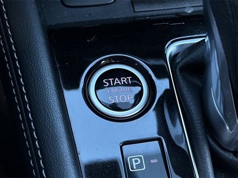 Used 2024 Nissan Kicks SR w/ SR Premium Package image 25