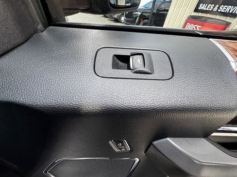 Used 2016 Ford F150 Platinum w/ Technology Package image 28