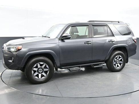 Used 2021 Toyota 4Runner TRD Off-Road Premium w/ Moonroof Package AWD/4WD image 4