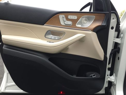 Used 2023 Mercedes-Benz GLE 350 4MATIC w/ AMG Line Exterior image 26