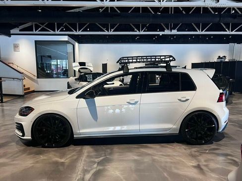 Used 2019 Volkswagen Golf 4-Door FWD image 2