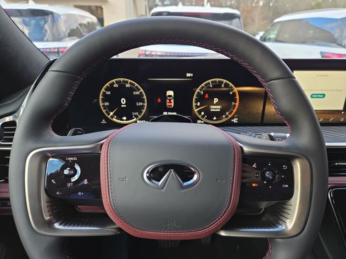 Used 2026 INFINITI QX80 4WD image 11