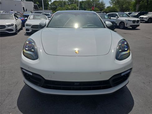 Used 2022 Porsche Panamera RWD image 2