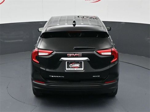 Used 2024 GMC Terrain SLE image 23