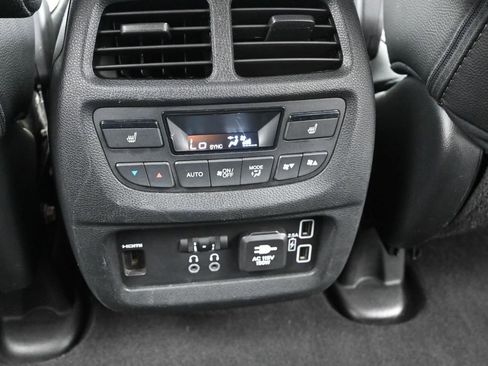 Used 2020 Honda Pilot Touring image 14