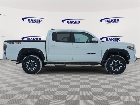 Used 2023 Toyota Tacoma TRD Off-Road image 2
