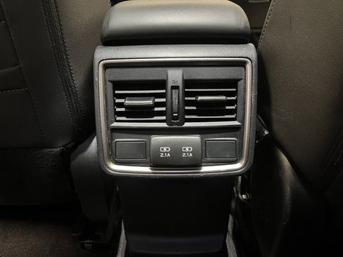 Used 2022 Subaru Forester Premium image 16