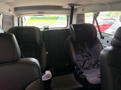 Used 2019 Chevrolet Suburban Premier RWD image 6