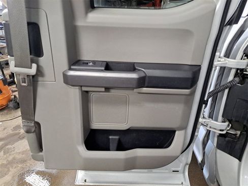 Used 2019 Ford F150 XLT w/ Trailer Tow Package image 18