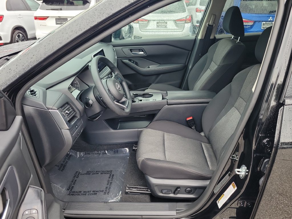 Used 2024 Nissan Rogue SV FWD image 15