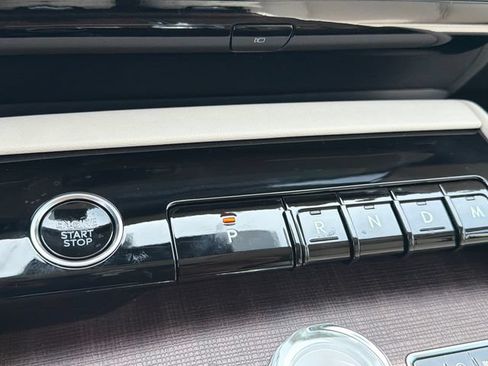 New 2027 Lincoln Navigator Premiere AWD/4WD image 32