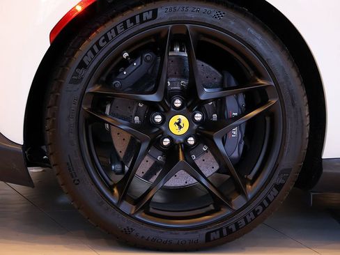 Used 2021 Ferrari Roma RWD image 34