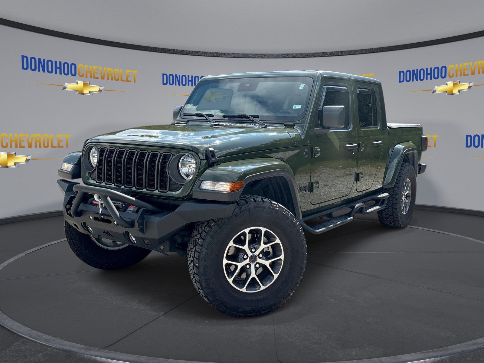Used 2024 Jeep Gladiator Sport AWD/4WD image 4