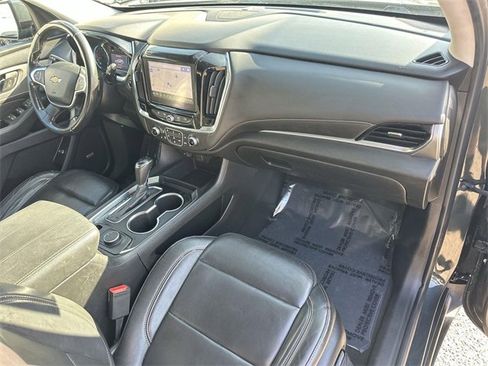 Used 2020 Chevrolet Traverse LT w/ LT Premium Package image 28
