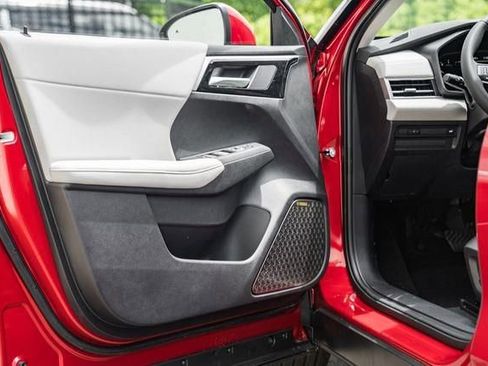 New 2025 Mitsubishi Outlander SE image 34