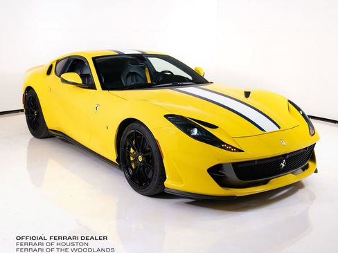 Used 2019 Ferrari 812 Superfast RWD image 1