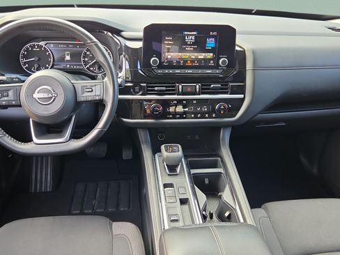 Used 2025 Nissan Pathfinder SV FWD image 12