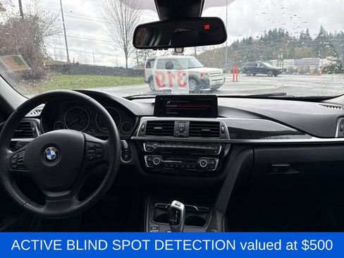 Used 2018 BMW 320i xDrive Sedan w/ Premium Package image 11