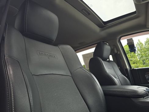 Used 2015 RAM 3500 Laramie w/ Convenience Group AWD/4WD image 16