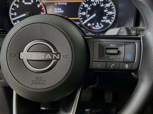 Used 2023 Nissan Rogue SV image 20