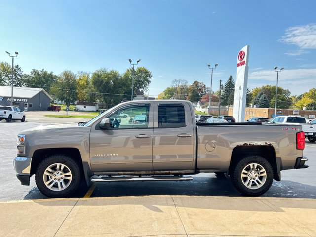 Used 2017 Chevrolet Silverado 1500 LT w/ All Star Edition AWD/4WD image 5