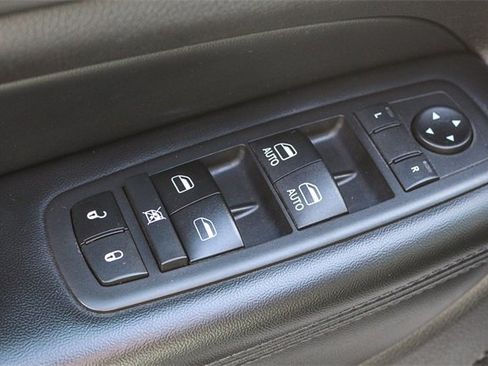 Used 2019 Jeep Grand Cherokee Altitude image 26