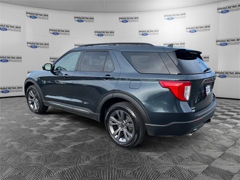 Used 2023 Ford Explorer XLT w/ Equipment Group 202A image 3