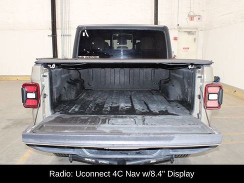 Used 2020 Jeep Gladiator Overland image 14