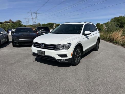 Used 2018 Volkswagen Tiguan SEL w/ 3rd Row Seat Package AWD/4WD image 7