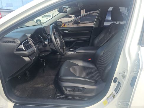 Used 2022 Toyota Camry SE w/ Convenience Package image 13